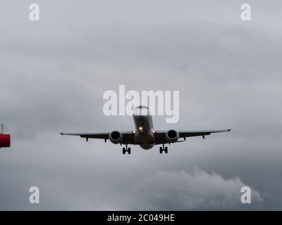 C-Series A220 decollo all'aeroporto di Zürich Foto Stock