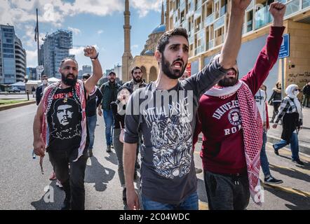 Protesta contro il governo su una piazza dei Martiri a Beirut, Libano, marzo 2020 Foto Stock