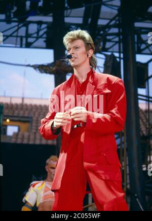 David Bowie in concerto nel suo tour Glass Spider allo Stadio Feyenoor, Rotterdam, Olanda 31.05.1987 Foto Stock