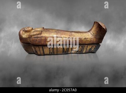 Sacofago egiziano di Merit - bara interna dalla tomba di Kha, Tomba di Tebano 8 , metà della XVIII dinastia (1550-1292 a.C.), Museo Egizio di Torino. Grigio Foto Stock
