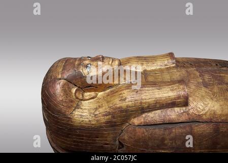 Sacofago egiziano di Merit - bara interna dalla tomba di Kha, Tomba di Tebano 8 , metà della XVIII dinastia (1550-1292 a.C.), Museo Egizio di Torino. Grigio Foto Stock