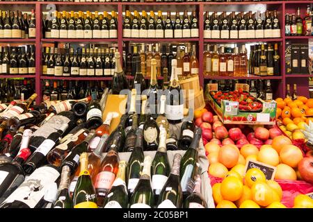 Les Halles (mercato coperto), Dinard, Bretagna, Francia Foto Stock