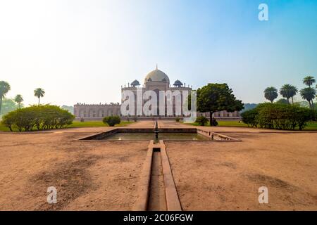 Vista reale del primo giardino-tomba nel subcontinente indiano a Nuova Delhi, India, Asia. La Tomba è un ottimo esempio di architettura persiana. Foto Stock