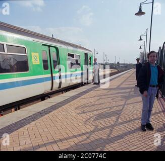 1996, la nuova linea ferroviaria locale Robin Hood, riaperta a Mansfield, East Midlands, Inghilterra, Regno Unito Foto Stock