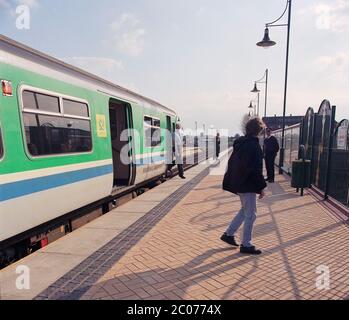 1996, la nuova linea ferroviaria locale Robin Hood, riaperta a Mansfield, East Midlands, Inghilterra, Regno Unito Foto Stock