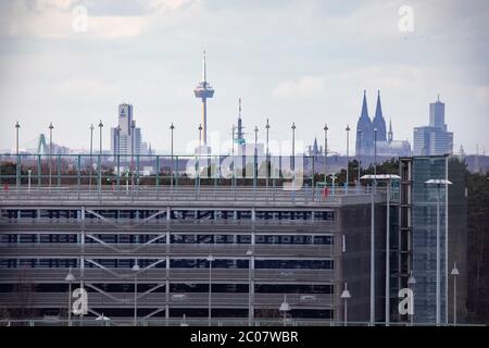 Auswirkung am Flughafen Köln/Bonn Passagierrückgang im Zusammenhang mit der weltweiten Ausbreitung des Coronavirus. Köln, 14.03.2020 Foto Stock