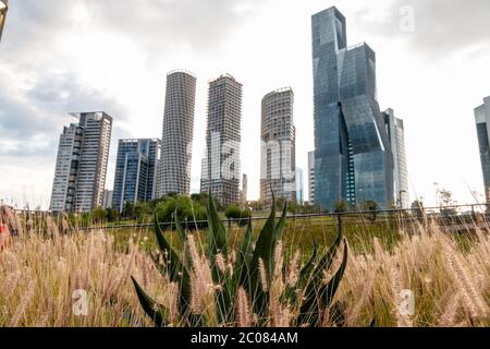 La Mexicana, Santa Fe, Città del Messico: 9 giugno 2020. Uffici e appartamenti a Città del Messico. Foto Stock