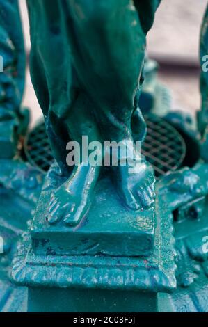 Dettagli delle fontane del Wallace di Parigi, Francia. Progettato da Charles-Auguste Lebourg, scultore. Foto Stock