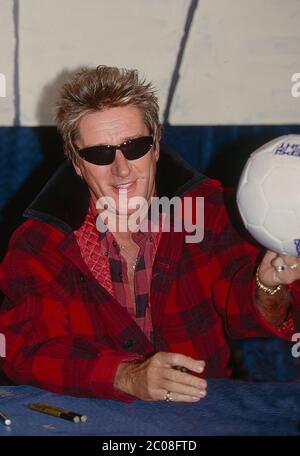 Rod Stewart alla Tower Records, Londra 22 novembre 1996 Foto Stock