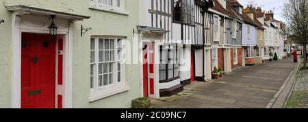 Vista sulle case della città di Faversham, Kent County; Inghilterra; Regno Unito Foto Stock