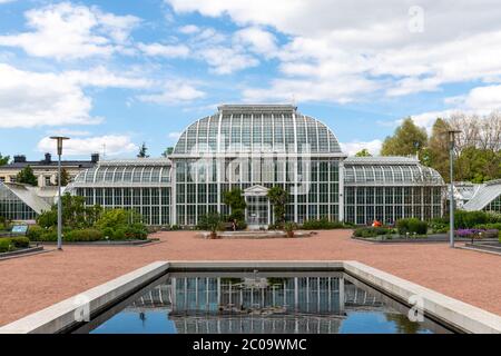 I giardini botanici Kaisaniemi ospitano più di 3600 specie diverse di piante Foto Stock