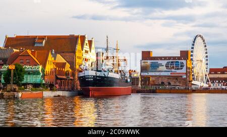 GDANSK, POLONIA - 25 AGOSTO 2014: Nave SS Soldek - carbone polacco e cargo minerale. Sul fiume Mottlawa presso il Museo Marittimo Nazionale di Danzica, Polonia. Foto Stock