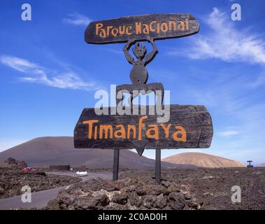 Ingresso sign post, Parco Nazionale di Timanfaya, Lanzarote, Isole Canarie, Spagna Foto Stock