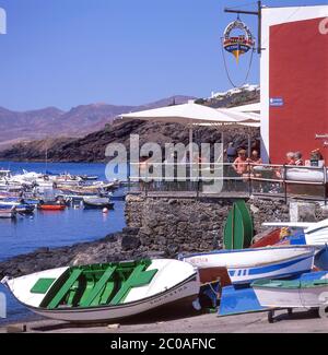 La Casa Roja Ristorante nel porto, Puerto del Carmen, Lanzarote, Isole Canarie, Spagna Foto Stock