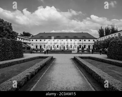 Sala da equitazione Wallenstein nella città di Praga in bianco e nero Foto Stock