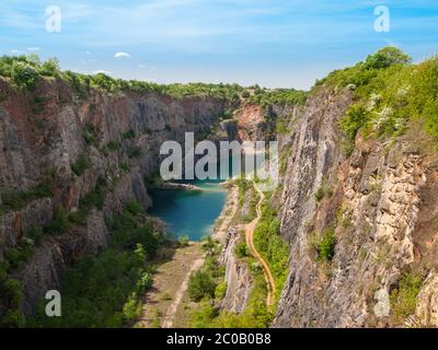 Vecchia cava di calce chiamata Big Amerika in Boemia centrale, Repubblica Ceca Foto Stock