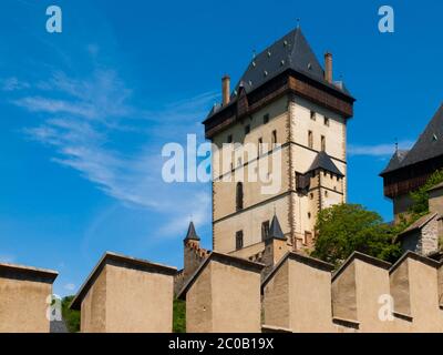 Grande Torre del Castello reale di Kalstejn, castello gotico nella Boemia Centrale, Repubblica Ceca Foto Stock