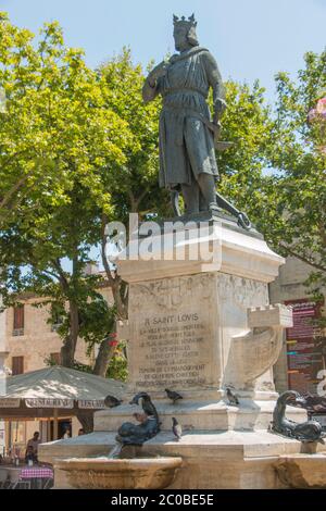 Saint Louis - Louis IX - monumento statua in Aigues-Mortes, Gard, Francia Foto Stock