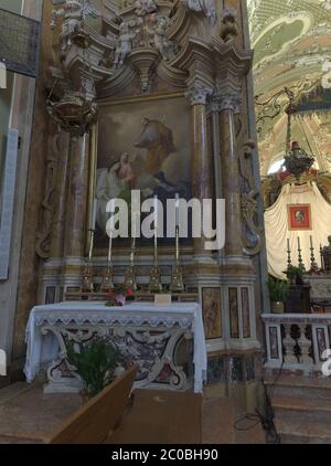 Rovereto Trentino Alto Adige Italia. Chiesa di San Marco. Altare di San Giuseppe - San Giuseppe Foto Stock