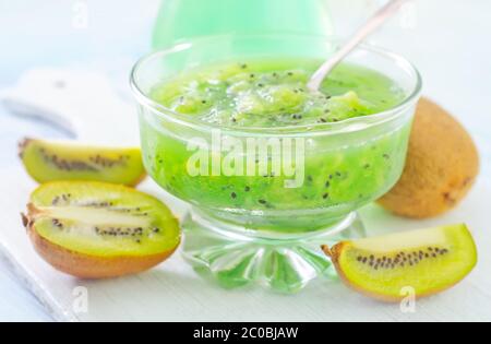 marmellata di kiwi Foto Stock