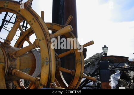 Ruote di HMS sorpresa nave in legno alto a San Diego, utilizzato per il master e Commander film Foto Stock