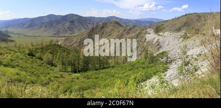 Bella vista delle montagne di Altai sul pass Chike Taman. Foto Stock