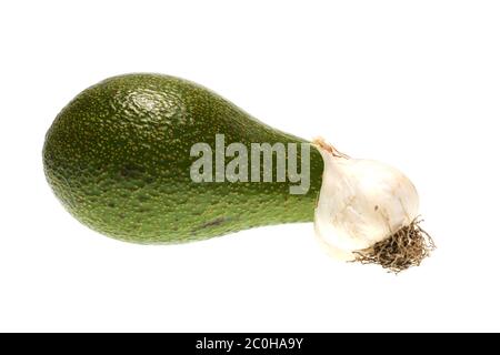 Avocado e aglio isolati su bianco Foto Stock