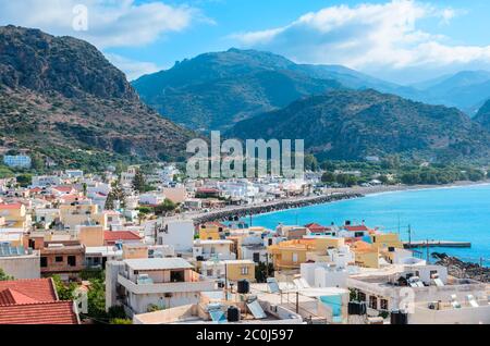 Vista dalla cima del tradizionale villaggio di mare di Paleochora. Foto Stock