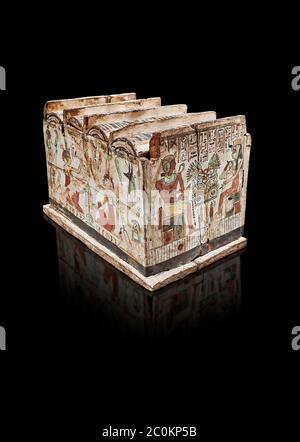 Antica scatola di shabti egiziani, legno, periodo intermedio, dinastia 21-22 (1076-746 a.C.), Tebe, Museo Egizio, Torino. Sfondo nero, piano 1 r Foto Stock