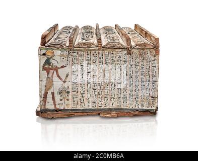 Antica scatola di shabti egiziani, legno, periodo intermedio, dinastia 21-22 (1076-746 a.C.), Tebe, Museo Egizio, Torino. Sfondo bianco, piano 1 r Foto Stock