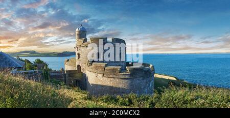 St Mawes Castel difensivo costiero Tudor fortezze (1540) costruita per il re Enrico VIII, Colchester, Inghilterra Foto Stock