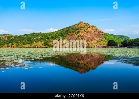 Lago Jet Sagar e Rifugio della Guardia Del Bestiame Tiger Hills situato nella città di Bundi nello stato di Rajasthan in India Foto Stock