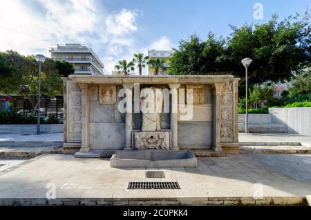 Heraklion, Creta / Grecia. La Fontana Veneziana di Bembo in piazza Kornarou, vicino al tradizionale mercato centrale di Heraklion Foto Stock