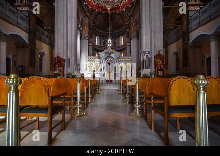 Heraklion, Isola di Creta / Grecia. Vista interna della Cattedrale Metropolitana di Agios Minas. È una Chiesa greco-ortodossa nel centro di Candia Foto Stock