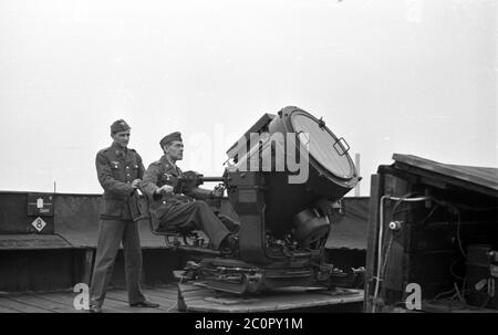 Wehrmacht Luftwaffe FLAK-Scheinwerfer / FLAK-SW 36 60 cm - luce di ricerca dell'aeronautica tedesca 60cm Foto Stock