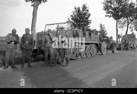 Wehrmacht Heer SD.Kfz 7 Halbkettenfahrzeug / Mittlerer Zugkraftwagen 8 t - pista di mezzo dell'esercito tedesco Foto Stock