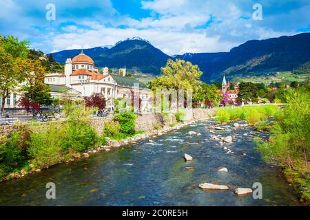 Kurhaus di Merano è un famoso edificio e un simbolo della città di Merano in Alto Adige nel nord Italia Foto Stock