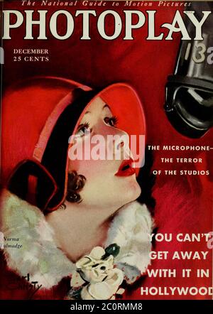 NORMA TALMADGE (1894-1957) attrice e produttore cinematografico americano dell'era silenziosa su una copertina Photoplay circa 1929 quando stava prendendo le lezioni dalla vettura di voce in risposta alla rivoluzione dei talkies. Foto Stock