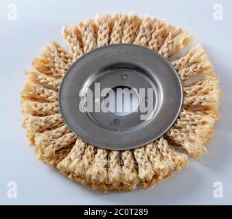 Cerchio di sisal per smerigliatrice angolare, utilizzato per la lucidatura di legno e metalli, Foto Stock