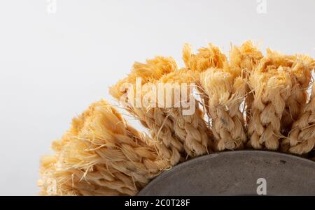 Cerchio di sisal per smerigliatrice angolare, utilizzato per la lucidatura di legno e metalli, Foto Stock