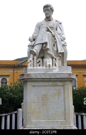 Monumento a Pellegrino Rossi Carraresi in Piazza Antonio Gramsci Foto Stock