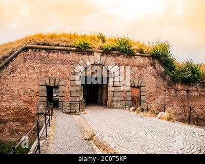 Antica porta di fortificazione a Terezin, Repubblica Ceca. Foto Stock