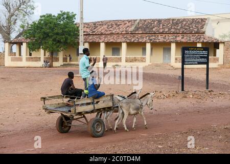 MALI, Kayes, Fort de Médine dell'ex potere coloniale francese, piazza commerciale degli schiavi / altes Fort der französischen Kolonialmacht, Sklavenmarkt Foto Stock