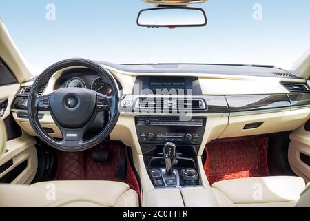 Interni in pelle beige di lusso Foto Stock