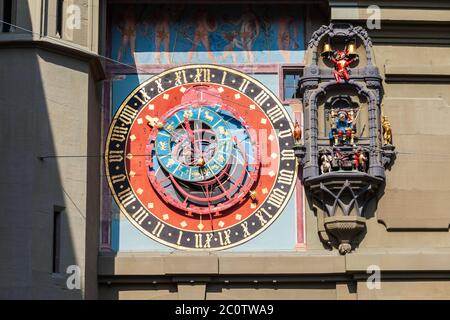 BERN, Svizzera - 13 luglio 2019: Zytglogge è un punto di riferimento medievale torre orologio nella città di Berna in Svizzera Foto Stock