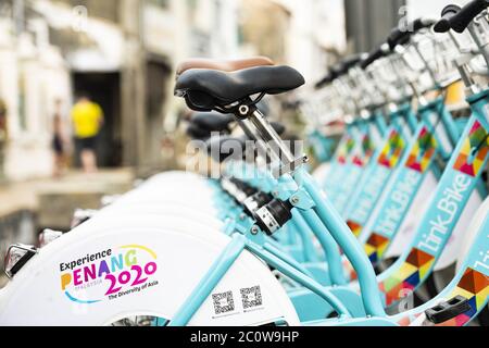 (Fuoco selettivo) la campagna di esperienza Penang 2020 pubblicata sulle bici 'LinkBike', un sistema di ripartizione della bicicletta situato a George Town, Penang, Malesia. Foto Stock