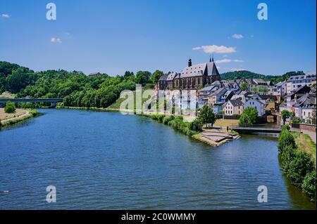 Panorama della città di Saarburg in Germania Foto Stock