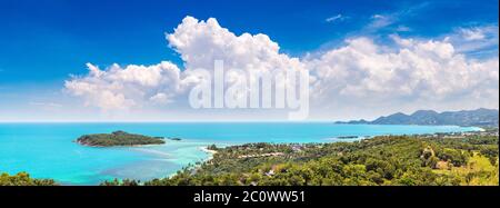 Panorama di Koh Samui isola, Thailandia in una giornata estiva Foto Stock