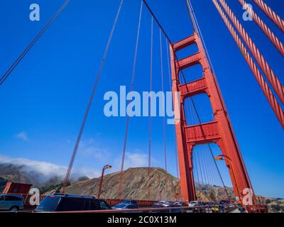 San Francisco - USA - Agosto 2019: Golden Gate Bridge nella baia di San Francisco, California. Un'icona di San Francisco, una delle attrazioni turistiche più significative Foto Stock