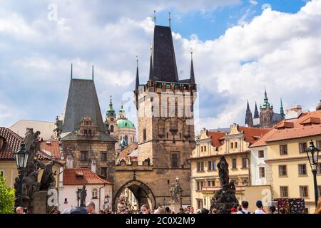 Karlov o ponte carlo a Praga in estate Foto Stock